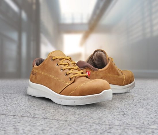 Sievi 52357 Terrain S3. En snygg skyddssko med utseendet av en klassisk promenadsko.