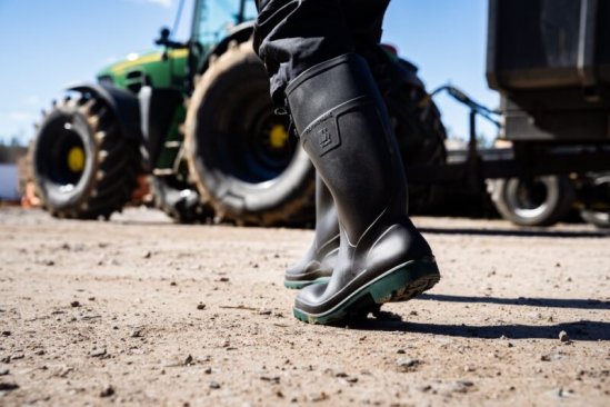 Sievi Light Boot Black S5. Lätt och behaglig stövel i PU med tåhätta i stål