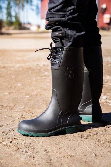 Sievi Light Boot Black S5. Lätt och behaglig stövel i PU med tåhätta i stål